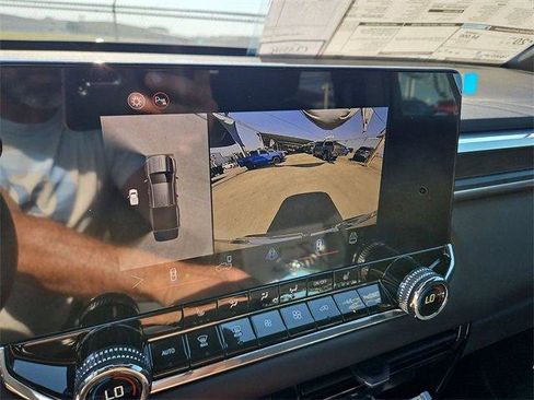 New 2026 GMC Canyon Elevation w/ Convenience Package image 15