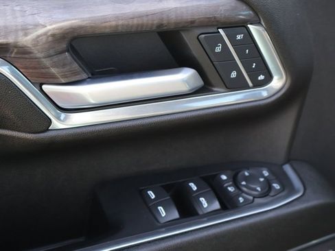 Used 2024 Chevrolet Silverado 2500 LTZ w/ LTZ Convenience Package AWD/4WD image 11