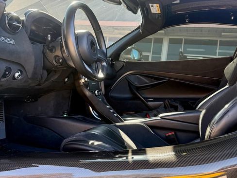 Used 2018 McLaren 720S image 13