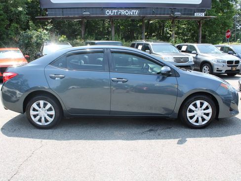 Used 2017 Toyota Corolla LE FWD image 6