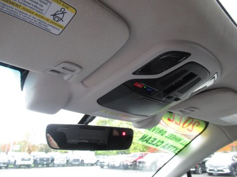 Used 2022 Subaru Outback Premium image 30