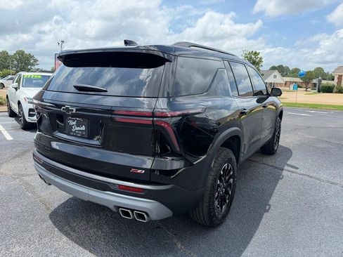 Used 2024 Chevrolet Traverse Z71 AWD/4WD image 5