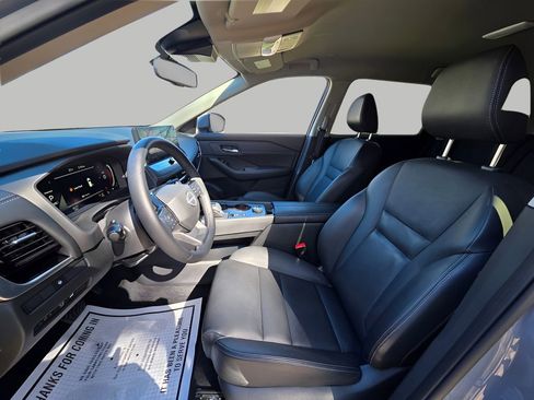 Used 2025 Nissan Rogue SL image 19