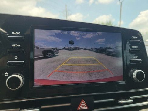 Used 2022 Hyundai Elantra SEL w/ Convenience + Premium Package FWD image 20