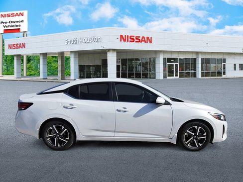 Used 2024 Nissan Sentra SV image 5