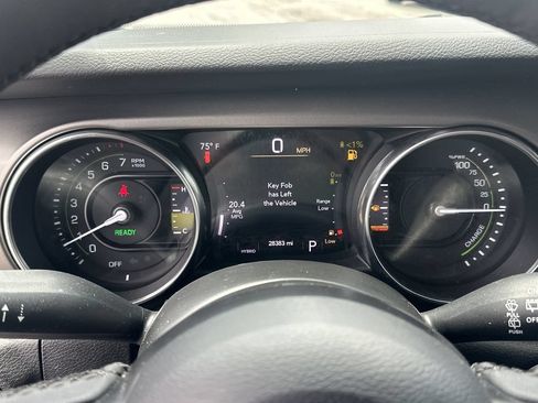 Used 2023 Jeep Wrangler Unlimited w/ Sun & Screen Package AWD/4WD image 27