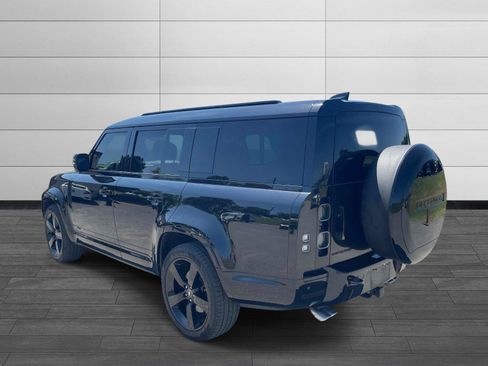 Used 2025 Land Rover Defender 130 V8 AWD/4WD image 5