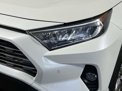 Used 2019 Toyota RAV4 Limited w/ Cold Weather Package image 12