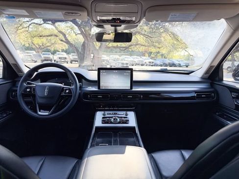 Used 2024 Lincoln Aviator 2WD w/ Premium Package image 17