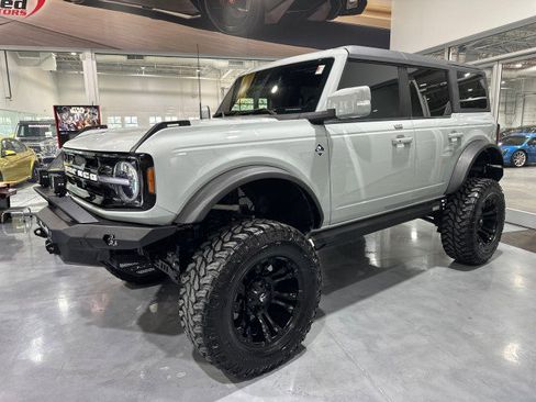 Used 2022 Ford Bronco Outer Banks w/ Sasquatch Package AWD/4WD image 22