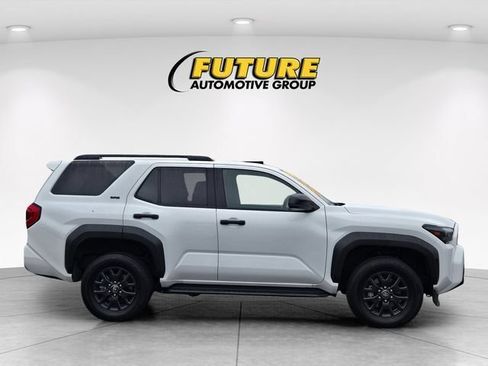 Certified 2025 Toyota 4Runner SR5 AWD/4WD image 4