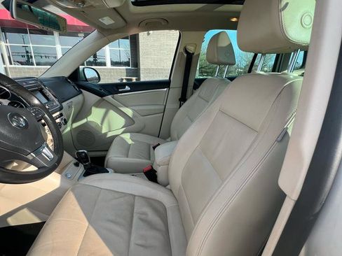 Used 2013 Volkswagen Tiguan SEL image 14