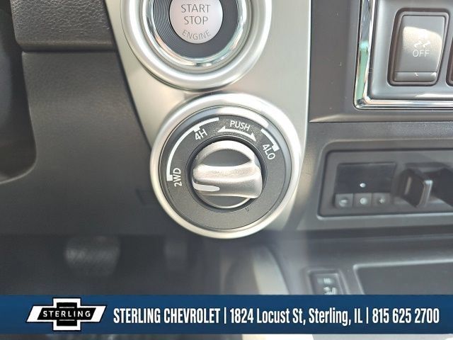 Used 2017 Nissan Titan SL w/ SL Towing Convenience Package AWD/4WD image 16