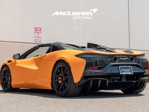 Used 2025 McLaren Artura Spider RWD image 5