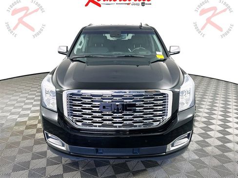 Used 2019 GMC Yukon Denali w/ Denali Ultimate Package image 2