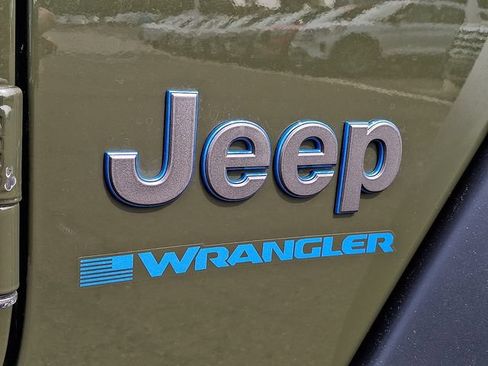 Used 2024 Jeep Wrangler Unlimited AWD/4WD image 29