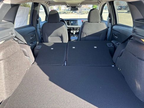 New 2025 Nissan Kicks SV w/ SV Premium Package image 12