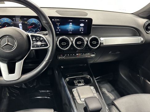 Used 2021 Mercedes-Benz GLB 250 4MATIC image 24