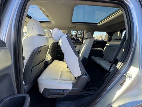 Used 2024 Hyundai Santa Fe Limited image 5