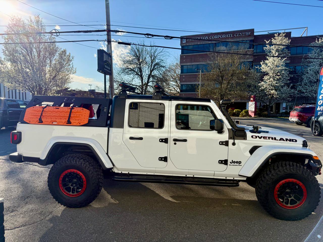 Used 2021 Jeep Gladiator Sport AWD/4WD image 8