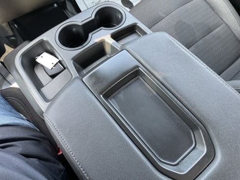 Used 2024 Chevrolet Silverado 2500 LT w/ Convenience Package image 9