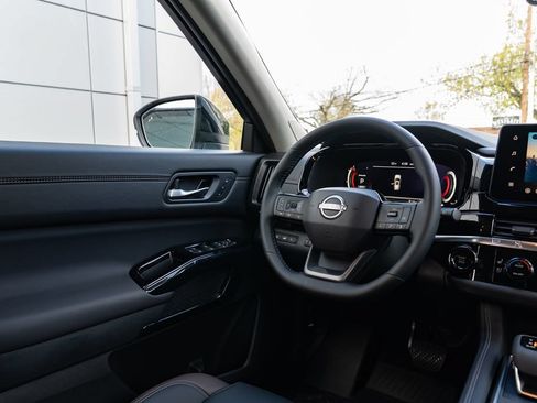 New 2026 Nissan Pathfinder Platinum w/ Accent Package AWD/4WD image 13