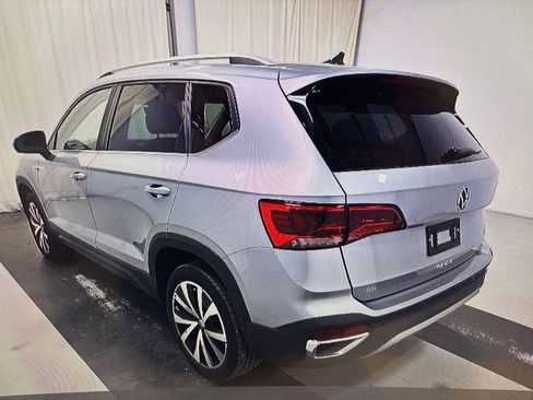Used 2024 Volkswagen Taos SE FWD image 16