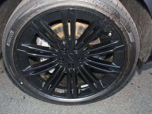 New 2026 Land Rover Range Rover SE image 9