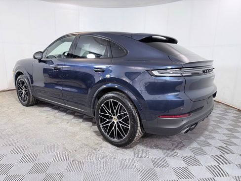 Used 2024 Porsche Cayenne Coupe image 4