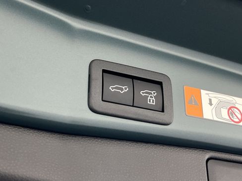 Used 2026 Toyota RAV4 FWD image 28