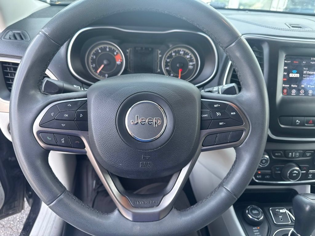 Used 2020 Jeep Cherokee Latitude Plus AWD/4WD image 12