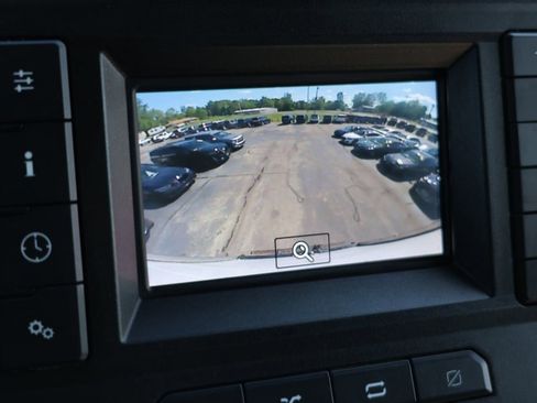 Used 2022 Ford F550 2WD Regular Cab Super Duty image 24