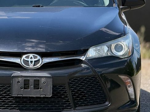 Used 2016 Toyota Camry SE image 12