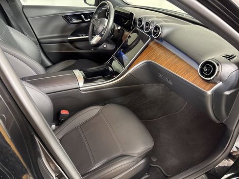 Used 2025 Mercedes-Benz C 300 4MATIC Sedan image 15