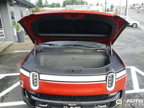 Used 2023 Rivian R1S Launch Edition image 4