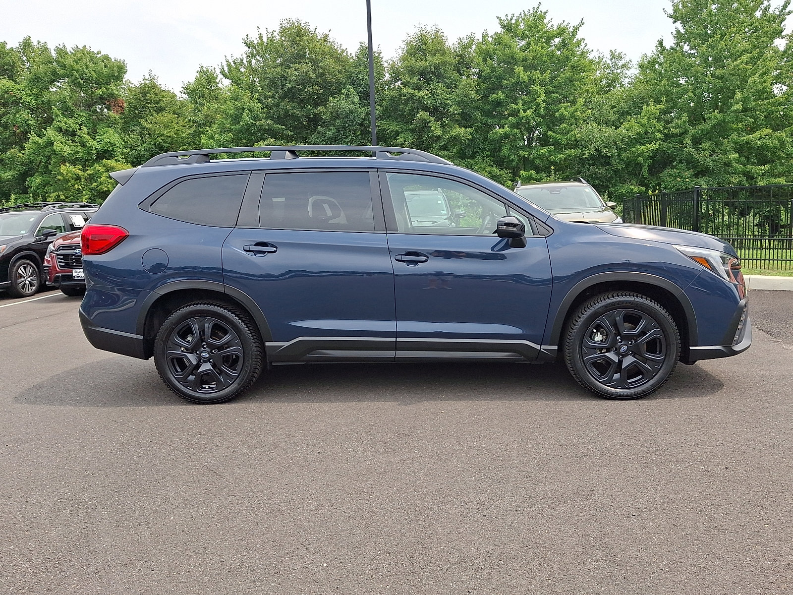 Used 2023 Subaru Ascent Onyx Edition AWD/4WD image 8