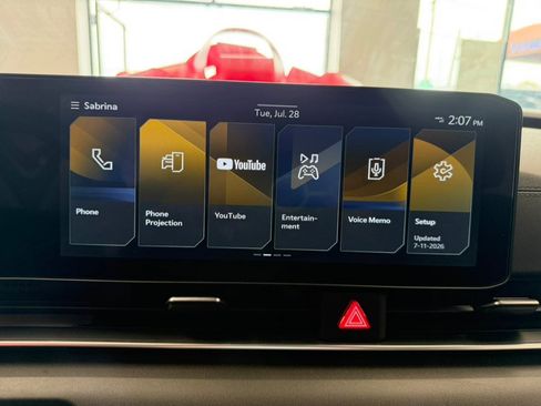 Used 2025 Kia Carnival EX FWD image 55