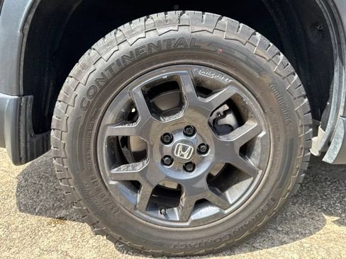 Used 2025 Honda Pilot TrailSport image 7