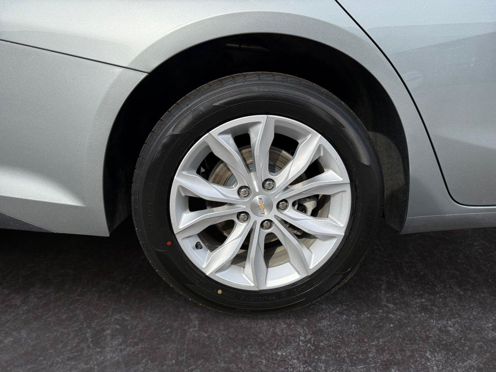Used 2024 Chevrolet Malibu LT FWD image 15