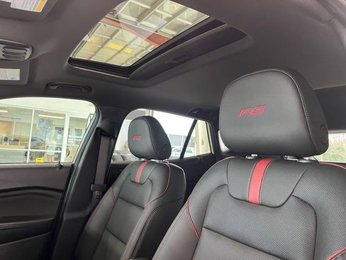 New 2026 Chevrolet Trax RS w/ Sunroof Package FWD image 25