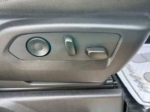 Used 2024 Chevrolet Silverado 2500 LTZ image 20