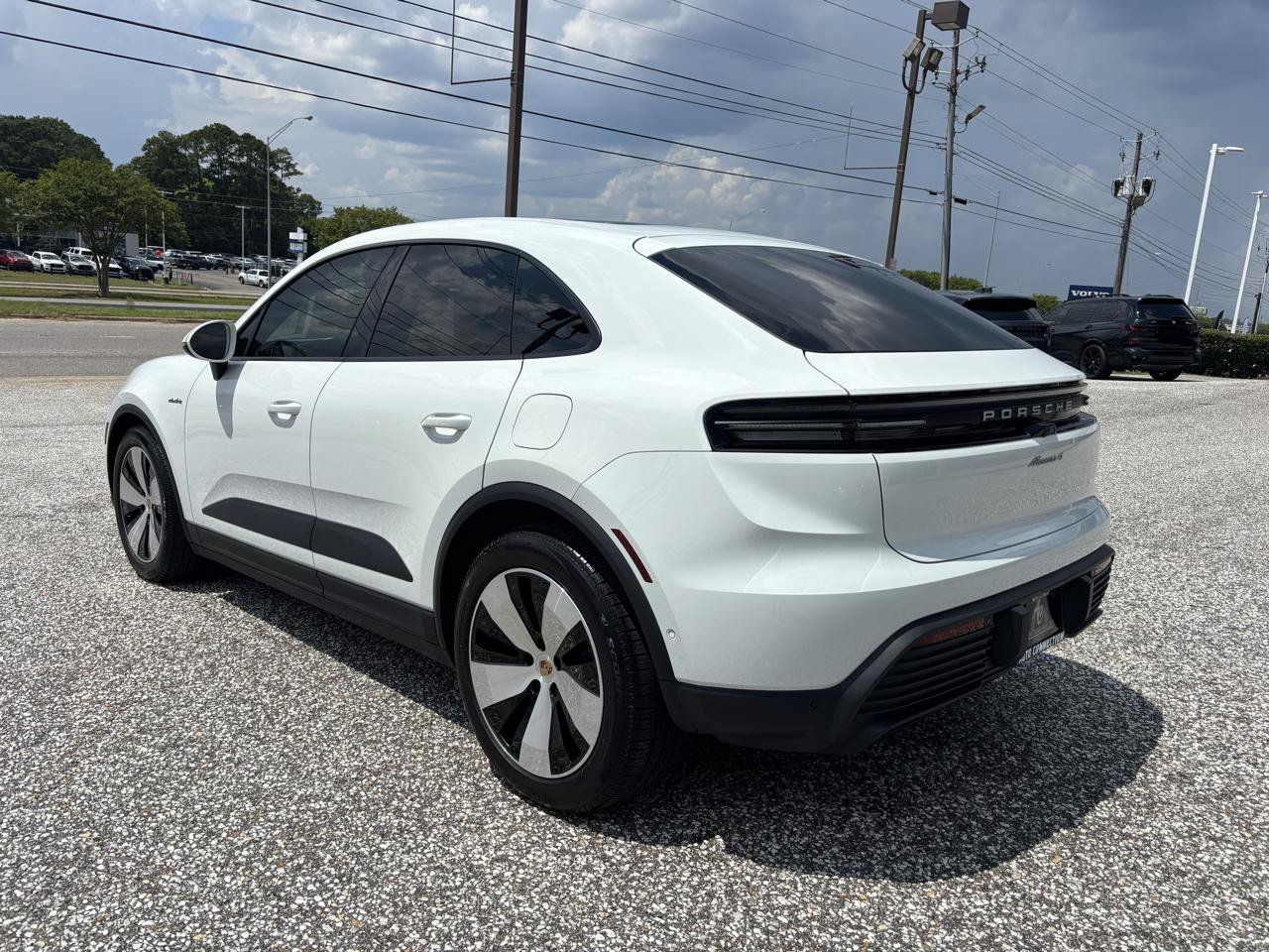 Used 2024 Porsche Macan 4 Electric AWD/4WD image 4