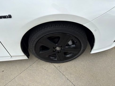 Used 2021 Toyota Prius FWD image 10