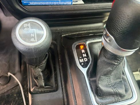 Used 2020 Jeep Wrangler Sport AWD/4WD image 14
