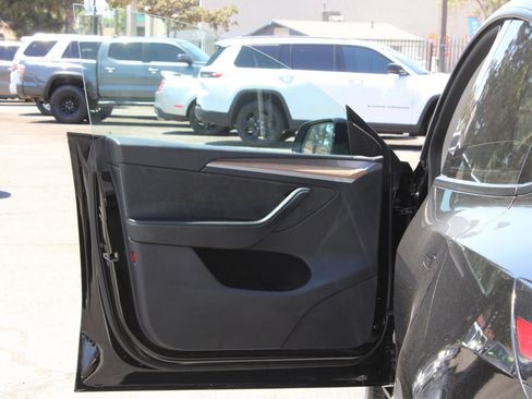 Used 2024 Tesla Model Y Long Range AWD/4WD image 7
