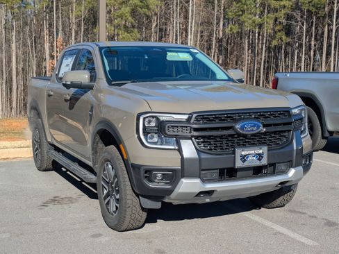 New 2025 Ford Ranger Lariat w/ FX4 Off-Road Package image 2