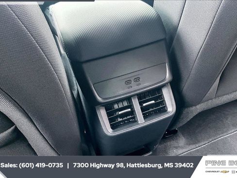 New 2026 Chevrolet Equinox LT w/ Safety and Technology Package FWD image 25