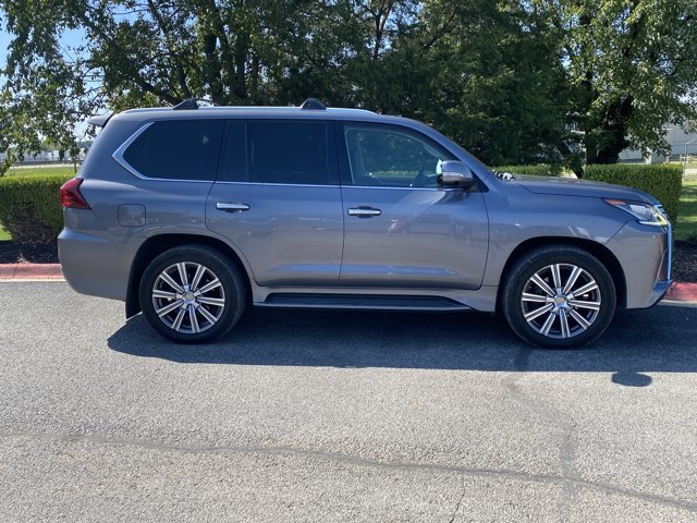 Used 2016 Lexus LX 570 4WD w/ Luxury Package image 2