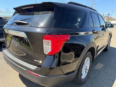 Certified 2022 Ford Explorer XLT AWD/4WD image 2