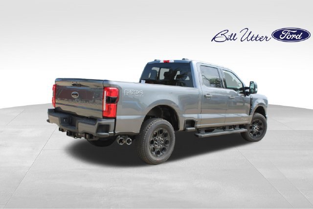 New 2026 Ford F250 Lariat w/ Black Appearance Package AWD/4WD image 3